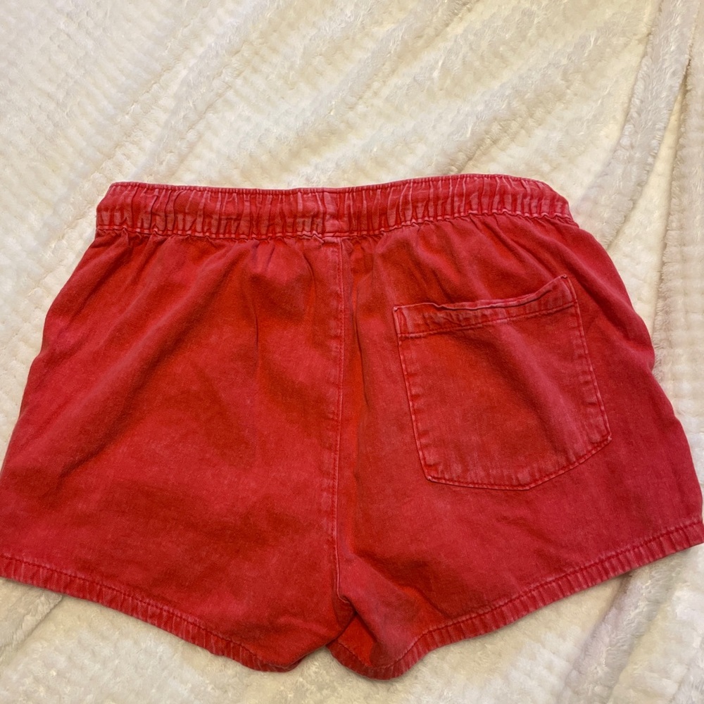 Shorts - Picture 2 of 3
